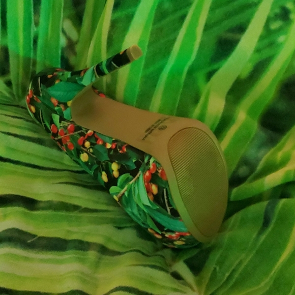 Platform high heels - Picture 2 of 2